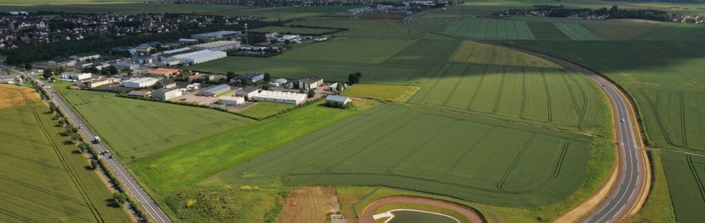 Implantez votre entreprise sur le Parc d’activités Eole, au sud de Caen, et bénéficiez d’un accès facile et rapide aux autoroutes et à Caen.