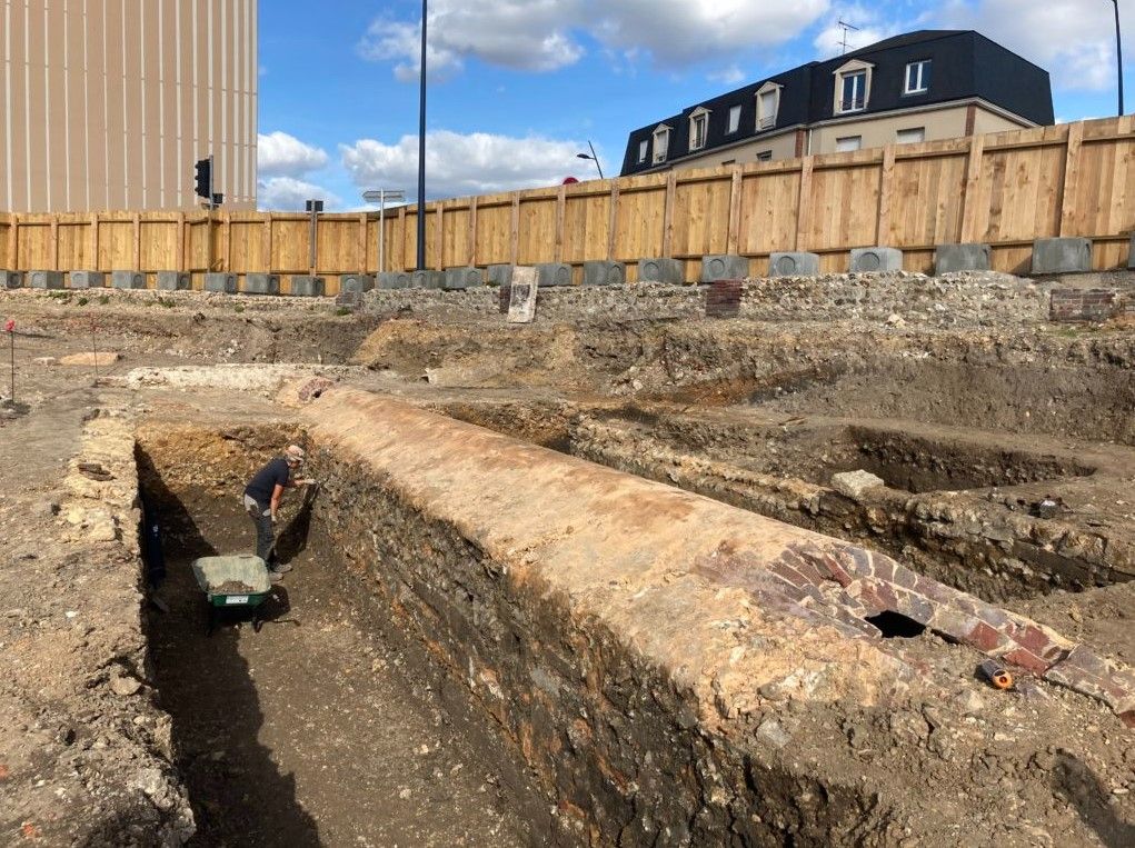 Archéologie site de l’ancien hôpital Saint-Louis d’Evreux