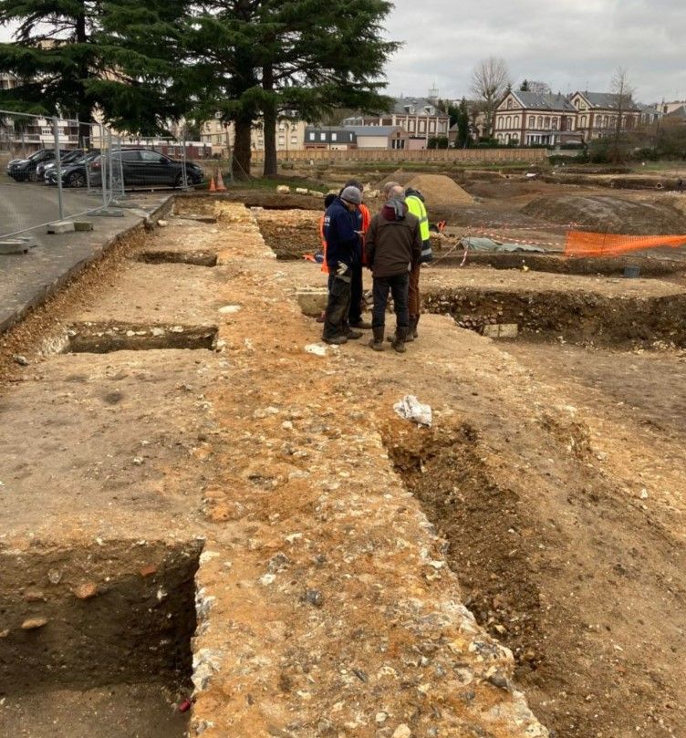 Archéologie site de l’ancien hôpital Saint-Louis d’Evreux