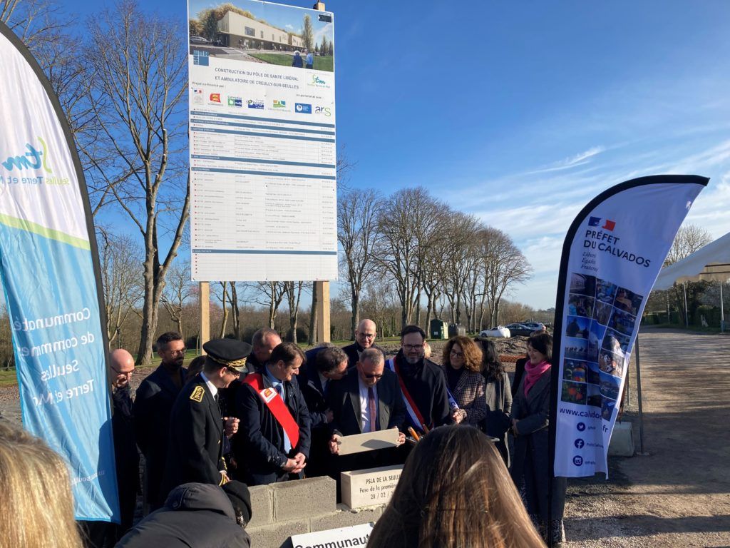 Pose de la 1ère pierre du pôle de santé de Creully-sur-Seulles